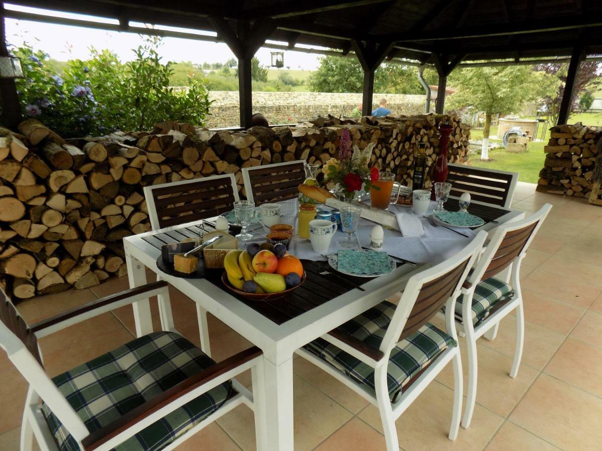 Domaine De La Mance - Maisonnette Avec Cheminee Vitrey-sur-Mance Exteriör bild